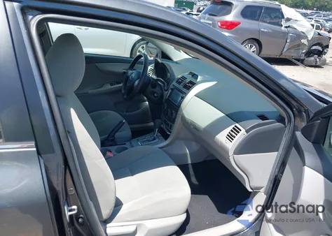 2013 Toyota Corolla Le z USA, uszkodzony, nr VIN 2T1BU4EE2DC928512